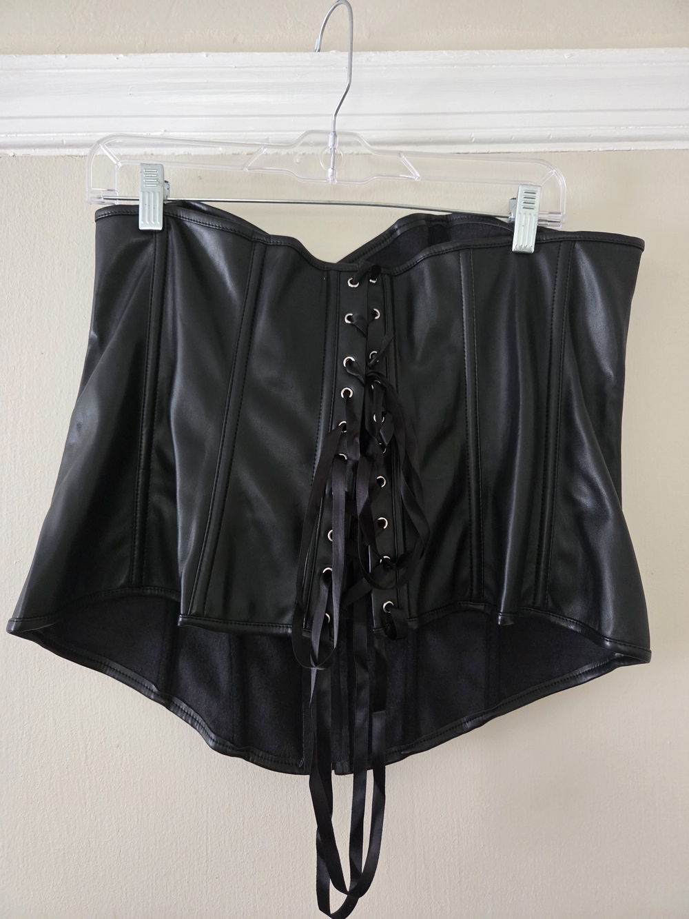 Black Faux Leather Zip-Front Corset Top - Picture 2 of 3